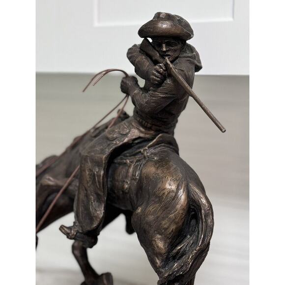 Large Antique Bronze/Metal Sculpture American Cowboy Rifle Riding Horse - Picture 4 of 16